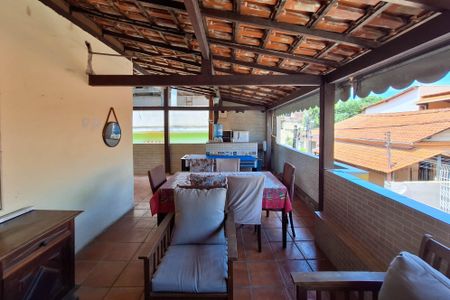 Casa à venda com 136m², 5 quartos e 1 vagaTerraço