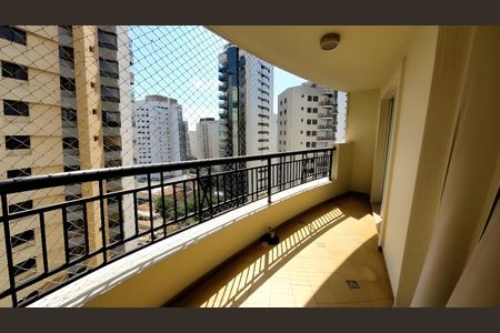 Apartamento para alugar com 123m², 6 quartos e 3 vagas