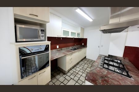 Apartamento para alugar com 6 quartos, 123m² em Perdizes, São Paulo