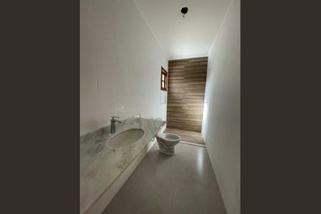 banheiro 1 de casa de condomínio para alugar com 3 quartos, 80m² em Serraria, Porto Alegre