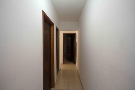 Casa para alugar com 400m², 3 quartos e 8 vagas Casa para alugar com 400m², 3 quartos e 8 vagasCorredor