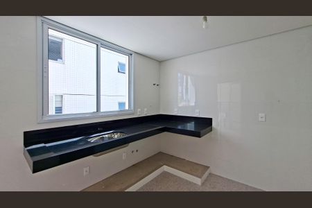 Apartamento à venda com 163m², 3 quartos e 3 vagas Apartamento à venda com 163m², 3 quartos e 3 vagasCozinha e Área de Serviço