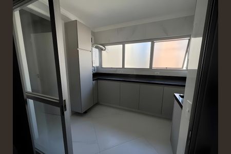 Apartamento para alugar com 3 quartos, 190m² em Itaim Bibi, São Paulo