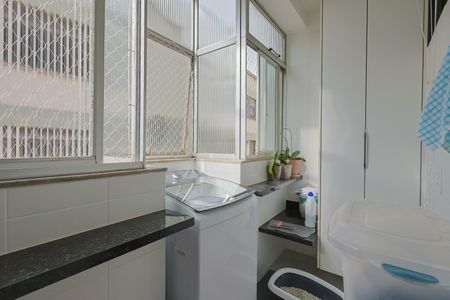 Apartamento à venda com 110m², 3 quartos e 1 vagaÁrea de Serviço