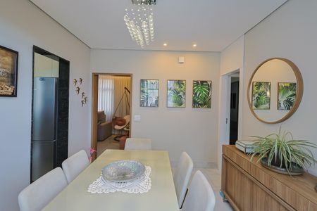 Apartamento à venda com 110m², 3 quartos e 1 vagaSala de Jantar