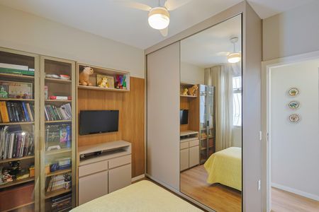 Apartamento à venda com 110m², 3 quartos e 1 vagaQuarto 2