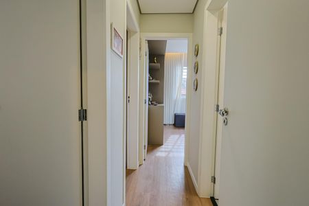Corredor de apartamento à venda com 3 quartos, 110m² em Santa Lúcia, Belo Horizonte
