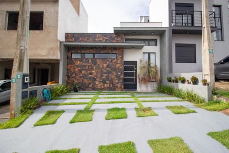 Casa de condomínio para alugar com 160m², 3 quartos e 2 vagas Casa de condomínio para alugar com 160m², 3 quartos e 2 vagasFachada