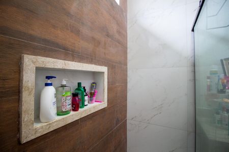 Casa de condomínio para alugar com 160m², 3 quartos e 2 vagas Casa de condomínio para alugar com 160m², 3 quartos e 2 vagasBanheiro da Suíte