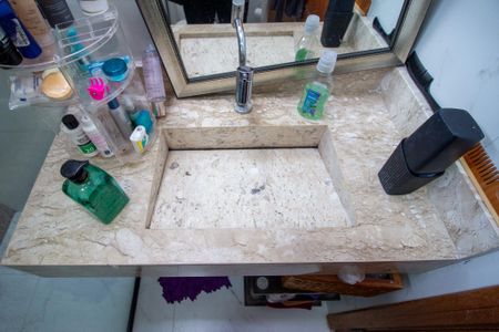 Casa de condomínio para alugar com 160m², 3 quartos e 2 vagas Casa de condomínio para alugar com 160m², 3 quartos e 2 vagasBanheiro da Suíte