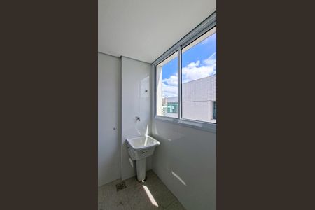 Apartamento à venda com 96m², 3 quartos e 2 vagas Apartamento à venda com 96m², 3 quartos e 2 vagasCozinha e Área de Serviço