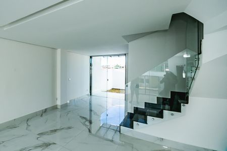 Casa à venda com 3 quartos, 110m² em Santa Monica, Belo Horizonte