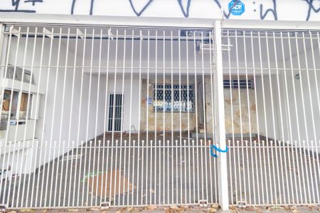 Casa para alugar com 260m², 3 quartos e 2 vagasFachada