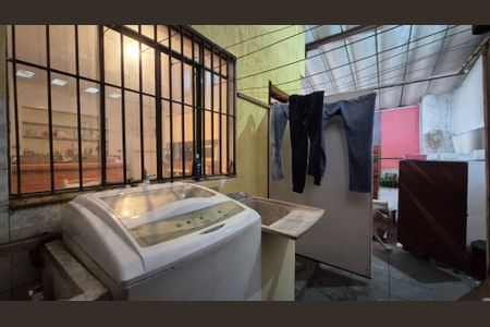 Casa à venda com 329m², 4 quartos e 6 vagasLavanderia