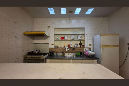 Casa à venda com 329m², 4 quartos e 6 vagasCozinha 2