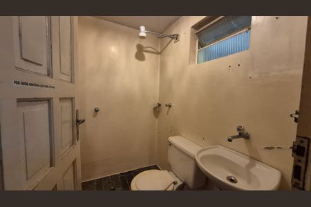 Casa à venda com 329m², 4 quartos e 6 vagasBanheiro