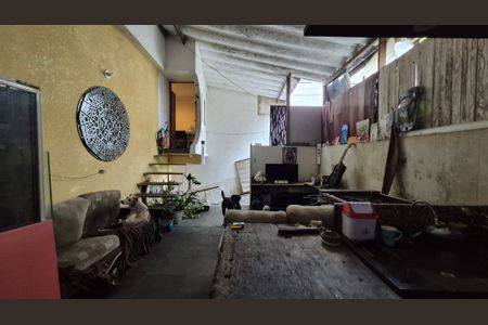 Casa à venda com 329m², 4 quartos e 6 vagasArea externa