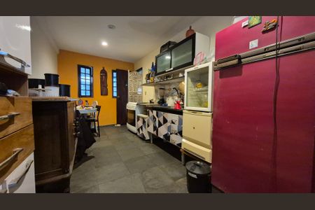 Casa à venda com 329m², 4 quartos e 6 vagasCozinha