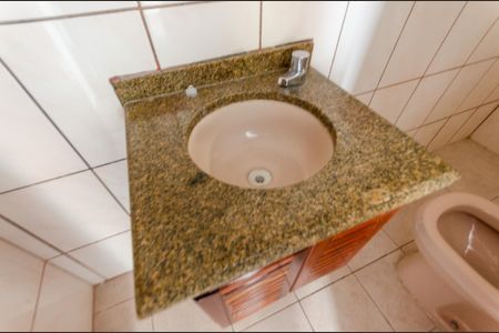 Casa para alugar com 74m², 3 quartos e sem vagaSuíte - Banheiro