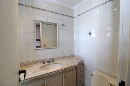 Apartamento à venda com 199m², 3 quartos e 3 vagasBanheiro do Quarto 3