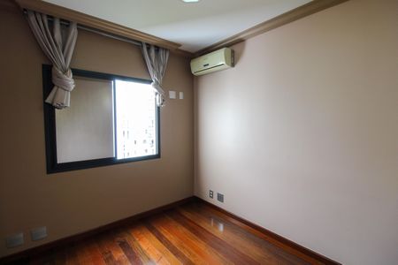 Apartamento à venda com 199m², 3 quartos e 3 vagasQuarto 2