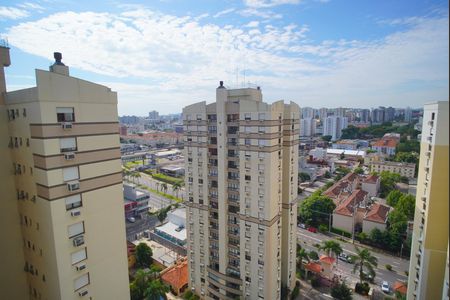 Suíte - Vista de apartamento para alugar com 2 quartos, 72m² em Passo D’areia, Porto Alegre