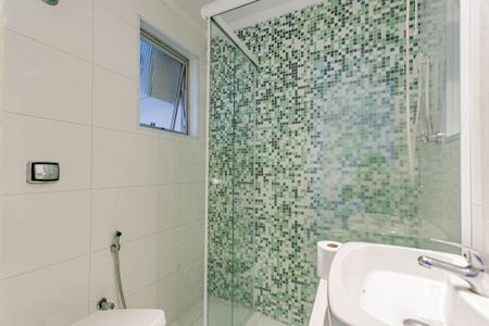 Banheiro de apartamento à venda com 2 quartos, 43m² em Liberdade, São Paulo