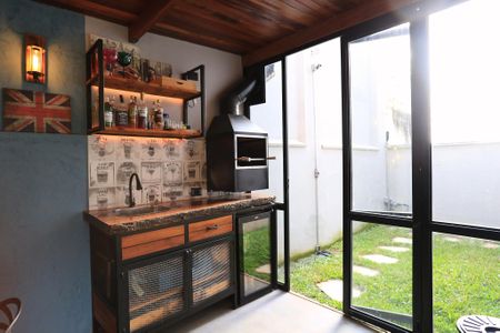 Apartamento à venda com 140m², 2 quartos e 2 vagasChurrasqueira