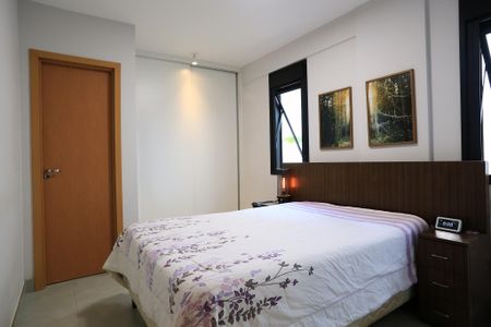 Suíte de apartamento à venda com 2 quartos, 140m² em Sion, Belo Horizonte