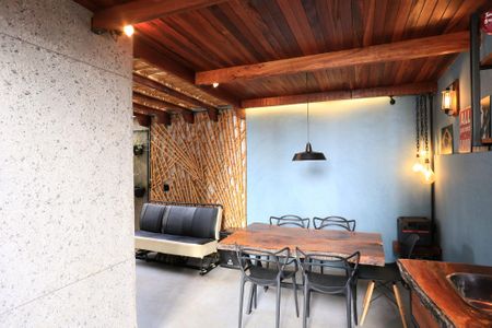 Apartamento à venda com 140m², 2 quartos e 2 vagasChurrasqueira