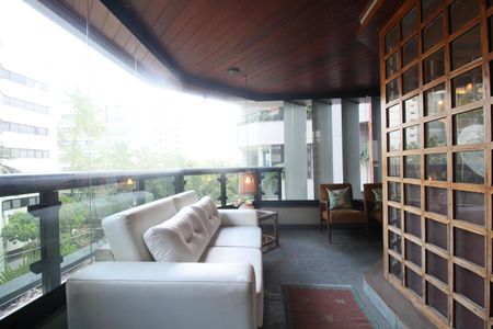 Apartamento à venda com 3 quartos, 240m² em Vila Morumbi, São Paulo