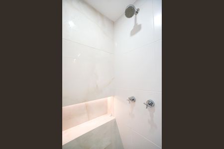 Apartamento para alugar com 106m², 2 quartos e 2 vagas Apartamento para alugar com 106m², 2 quartos e 2 vagasChuveiro