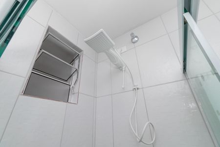 Banheiro de casa para alugar com 1 quarto, 25m² em Vila Ipojuca, São Paulo