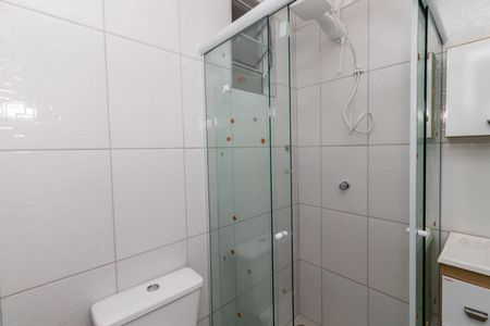 Banheiro de casa para alugar com 1 quarto, 25m² em Vila Ipojuca, São Paulo