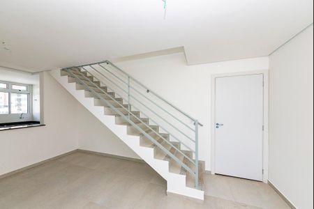 Apartamento à venda com 110m², 2 quartos e 2 vagasEscada