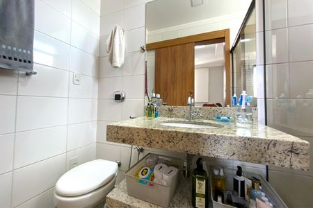 Apartamento à venda com 175m², 4 quartos e 2 vagasBanheiro da Suíte 1