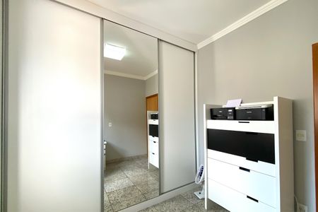 Apartamento à venda com 175m², 4 quartos e 2 vagasQuarto 3
