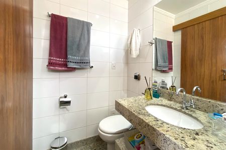 Apartamento à venda com 175m², 4 quartos e 2 vagasBanheiro da Suíte 1