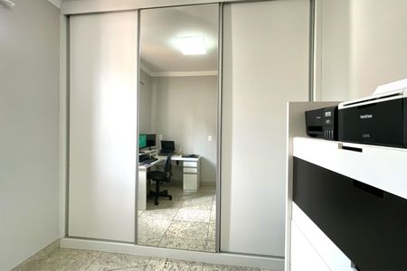 Apartamento à venda com 175m², 4 quartos e 2 vagasQuarto 3