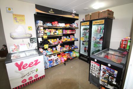 Apartamento para alugar com 70m², 2 quartos e 1 vagaÁrea comum - Mini Mercado