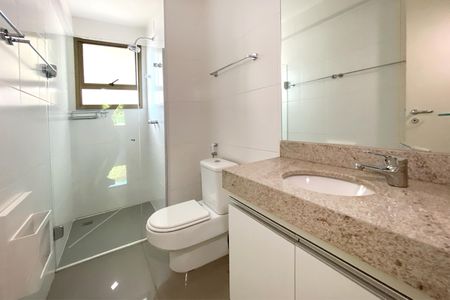 Apartamento à venda com 137m², 4 quartos e 3 vagasBanheiro