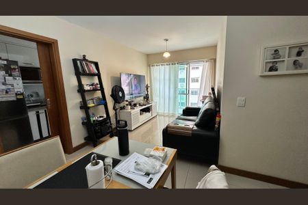 Apartamento à venda com 70m², 2 quartos e 1 vagaSala