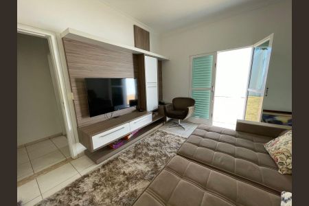 Casa para alugar com 4 quartos, 330m² em Jardim Karaíba, Uberlândia