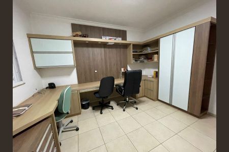 Casa para alugar com 4 quartos, 330m² em Jardim Karaíba, Uberlândia
