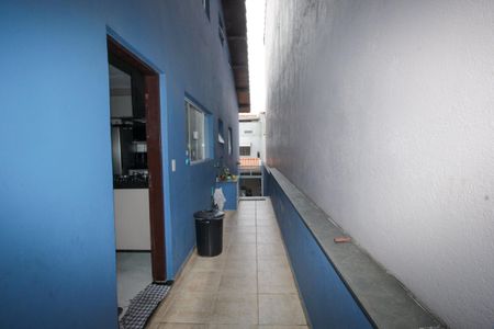 Casa à venda com 165m², 3 quartos e 2 vagasCorredor