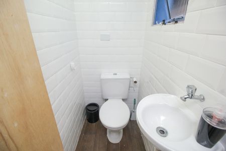 Casa à venda com 165m², 3 quartos e 2 vagasLavabo