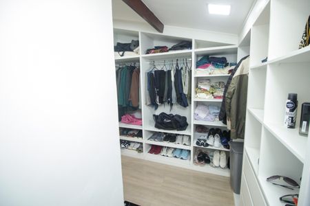 Casa à venda com 165m², 3 quartos e 2 vagasCloset da suíte