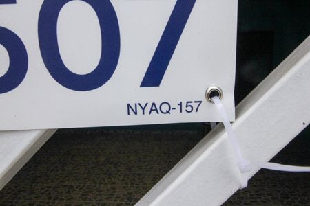 Casa à venda com 165m², 3 quartos e 2 vagasPlaca instalada em 31/01/2026 com o código NYAQ-157