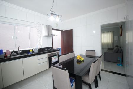 Casa à venda com 165m², 3 quartos e 2 vagasCozinha