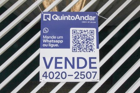 Casa à venda com 165m², 3 quartos e 2 vagasPlaca instalada em 31/01/2026 com o código NYAQ-157